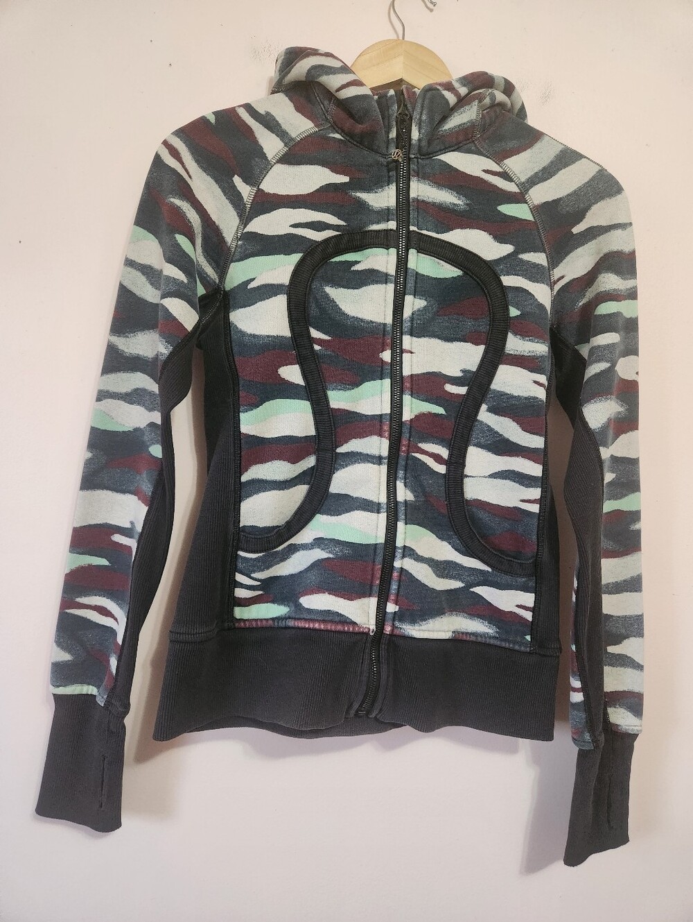 Lululemon Scuba Hoodie Full Zip Abstract Camo Mint Burgundy Size 6 Y2K Rare